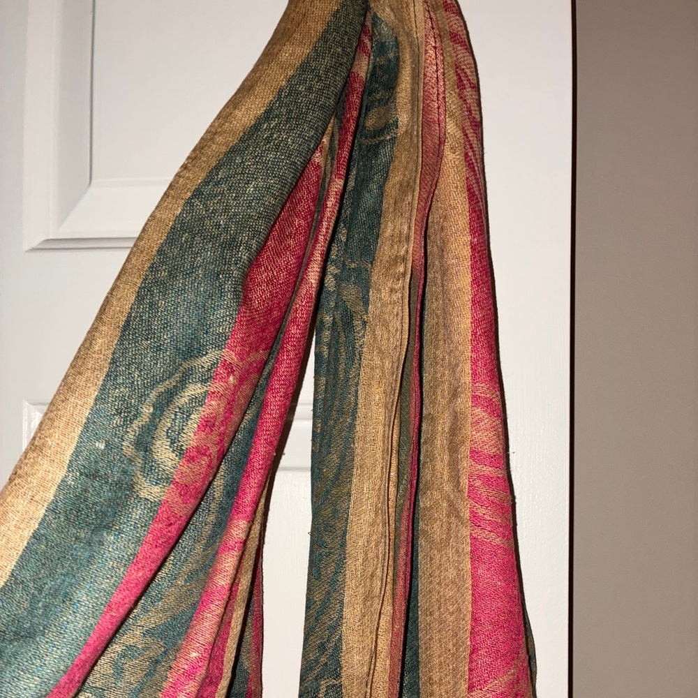 NWT Pashmina scarf.  Beautiful colors.